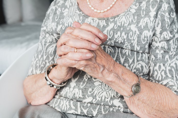 Kedy sa vyplatí profesionálne opatrovanie seniorov doma?